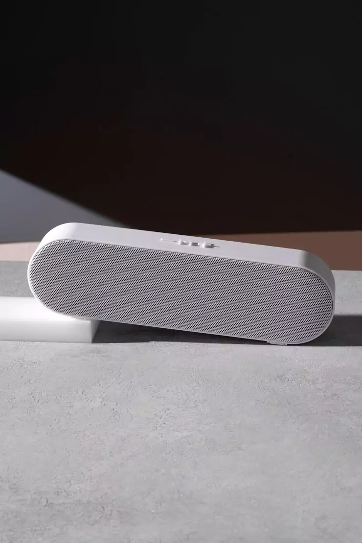 view-horizontal-bluetooth-speaker-with-simple-minimal-modern-design